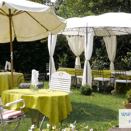 De La Grotte Hotel *