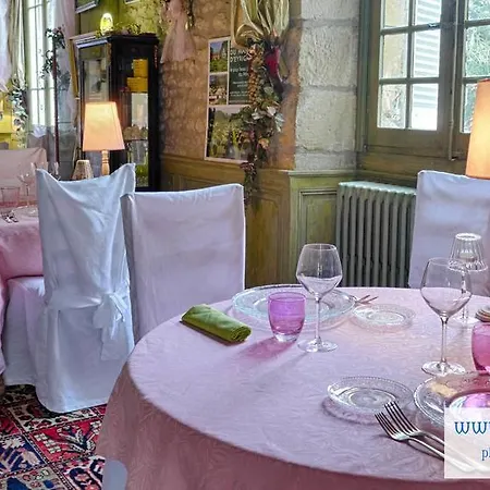 De La Grotte Hotel